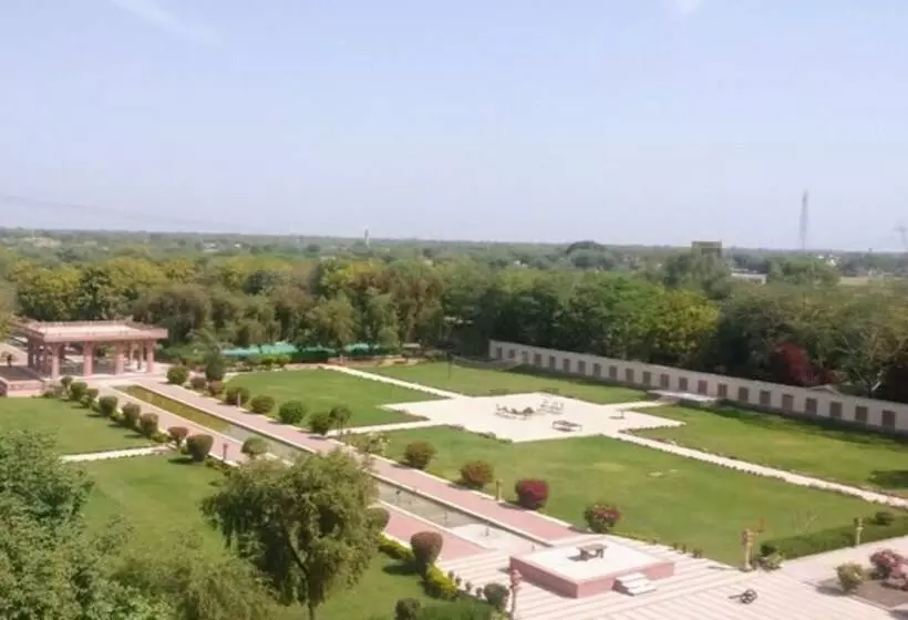 Fotos del hotel Umaid Lake Palace  An Organic Retreat:  12