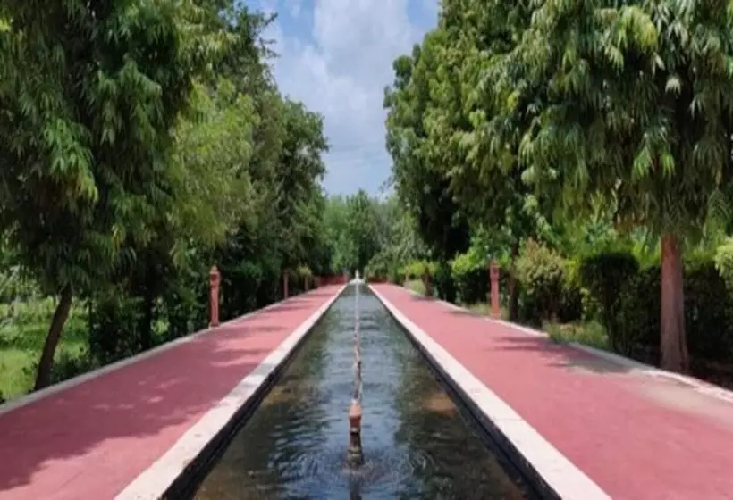 Fotos del hotel Umaid Lake Palace  An Organic Retreat:  2