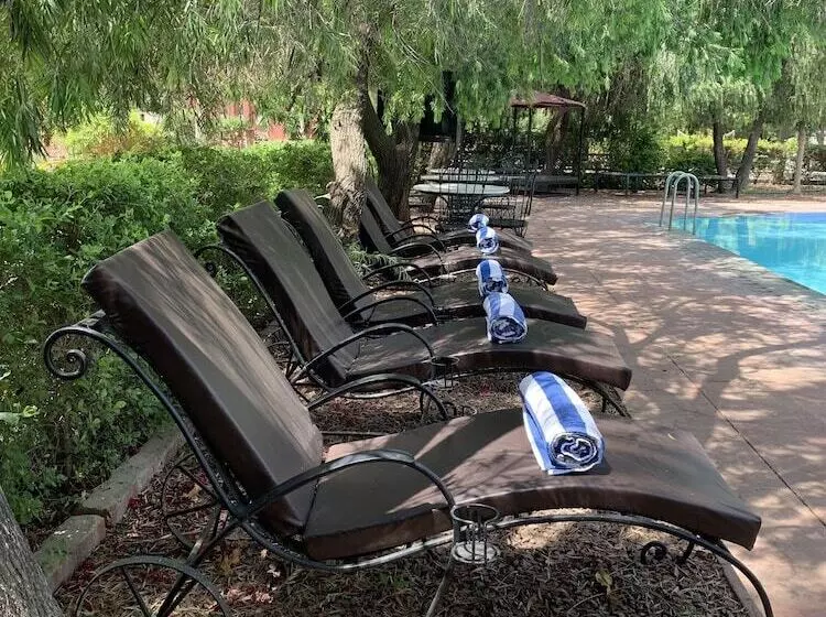 Fotos del hotel Umaid Lake Palace  An Organic Retreat:  25