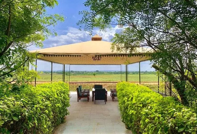 Fotos del hotel Umaid Lake Palace  An Organic Retreat:  7