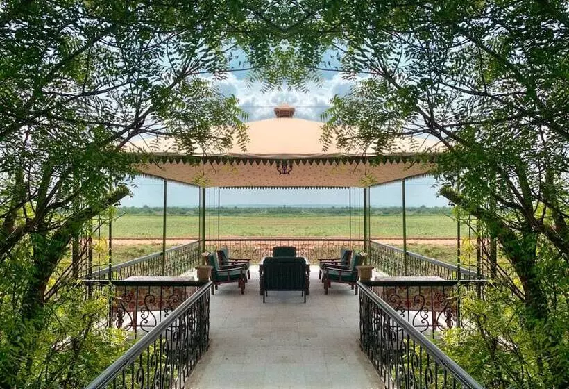 Fotos del hotel Umaid Lake Palace  An Organic Retreat:  3