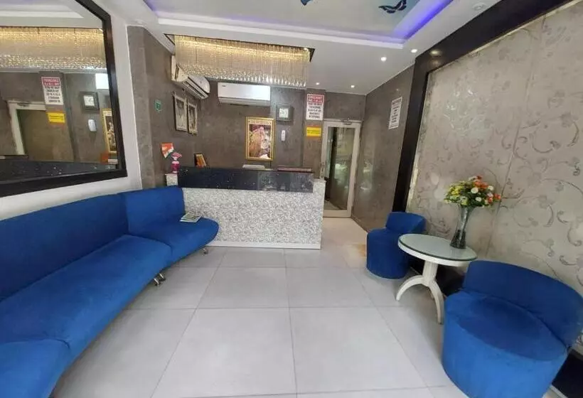 Fotos del hotel Shanti Palace:  4