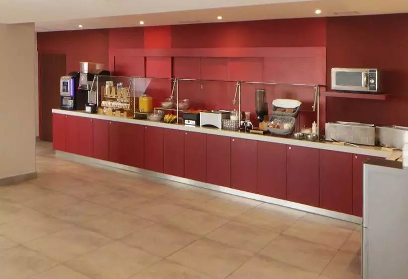 Fotos del hotel City Express Junior Tijuana Otay:  4