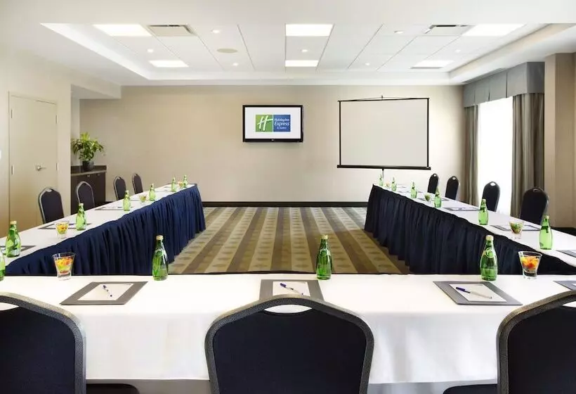 Fotos del hotel Holiday Inn Express Hotel & Suites Ottawa West-nepean, An Ihg:  24