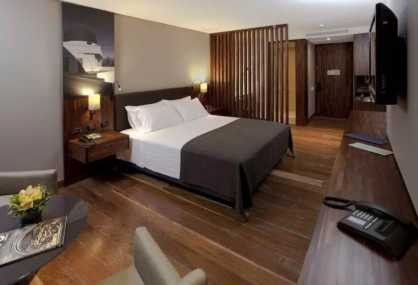 Estelar Parque De La 93