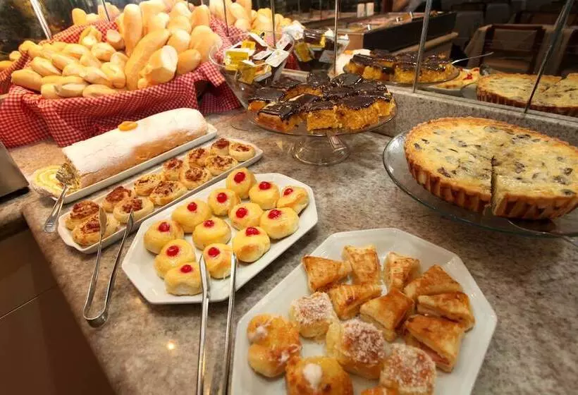 Fotos del hotel Mengo Palace:  4