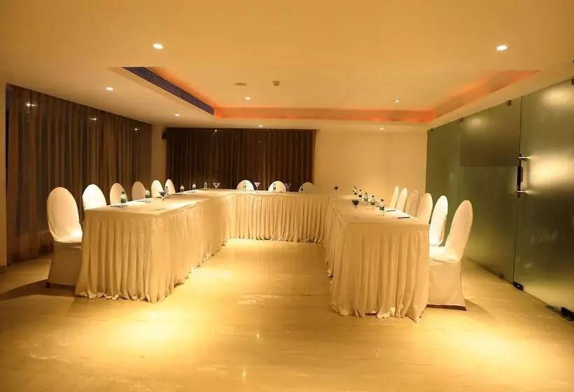 Fotos del hotel Shravanthi Sarovar Portico:  11