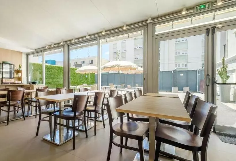 Fotos del hotel Ibis Styles Antibes Juan Les Pins:  6