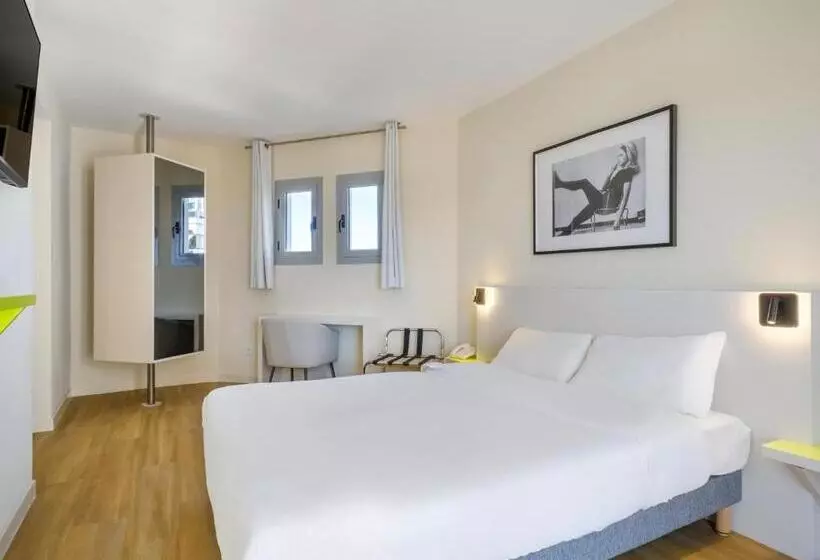 Fotos del hotel Ibis Styles Antibes Juan Les Pins:  2