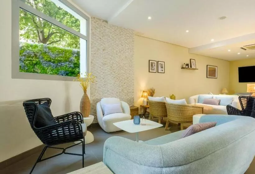 Fotos del hotel Ibis Styles Antibes Juan Les Pins:  21