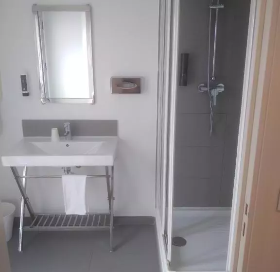 Fotos del hotel Ibis Styles Antibes Juan Les Pins:  14