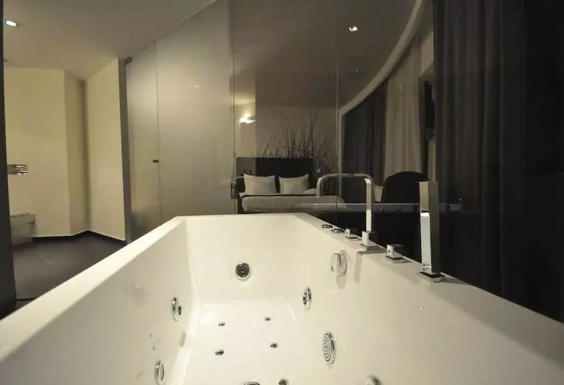 Fotos del hotel Sarroglia:  8