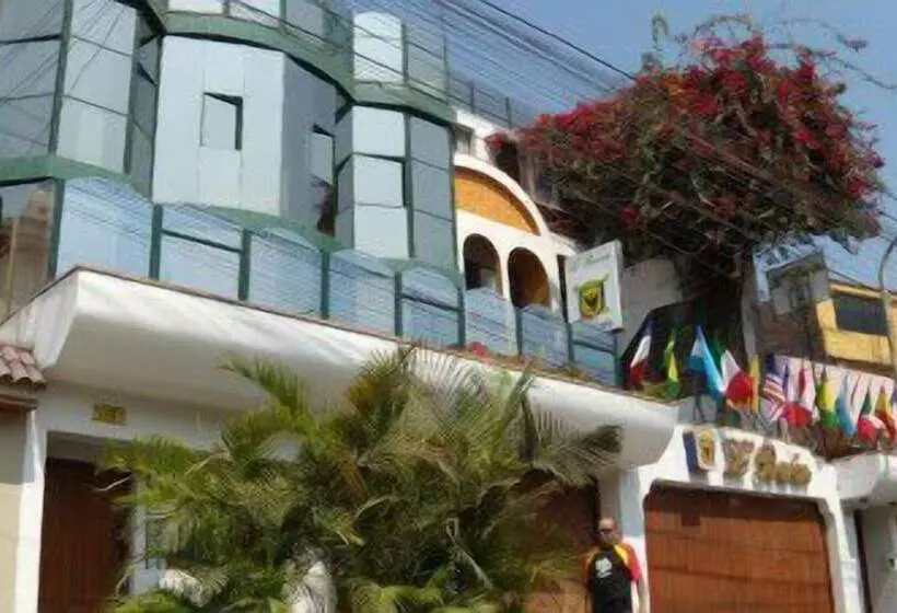 L Baron Jockey Plaza Mall