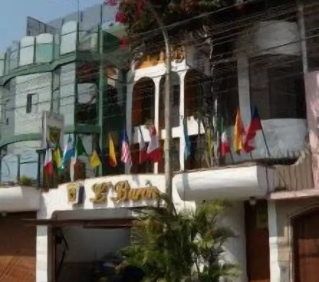 Fotos del hotel L Baron Jockey Plaza Mall:  15