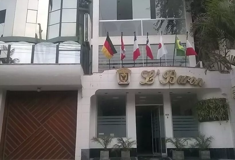 Fotos del hotel L Baron Jockey Plaza Mall:  9