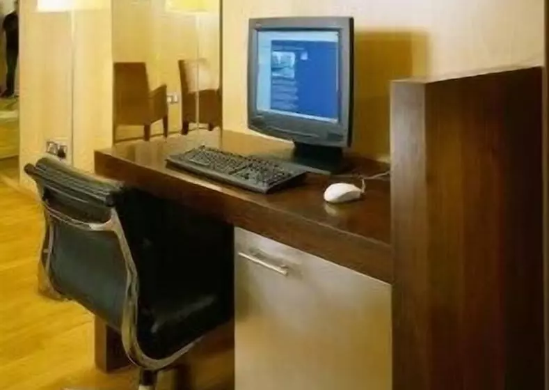 Fotos del hotel L Baron Jockey Plaza Mall:  22