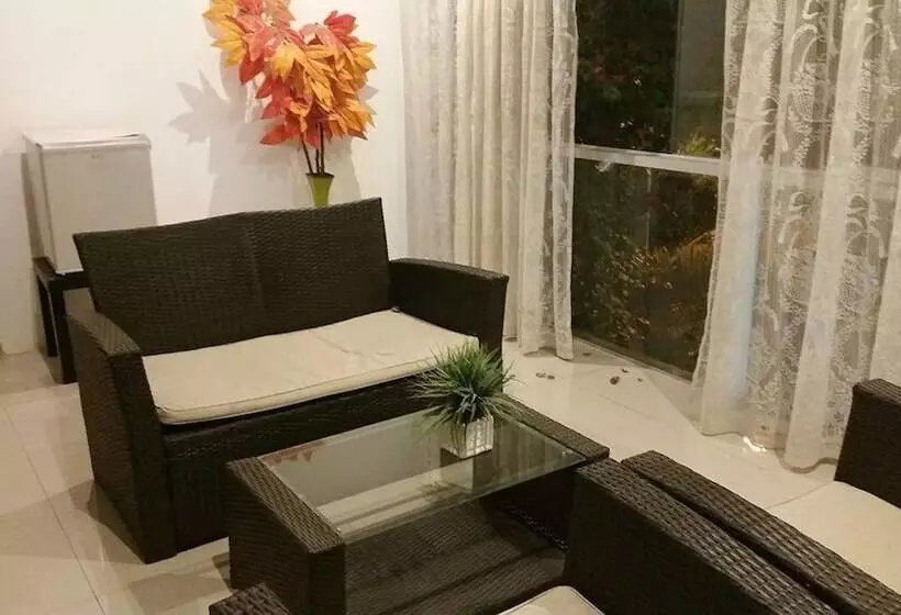 Fotos del hotel L Baron Jockey Plaza Mall:  13