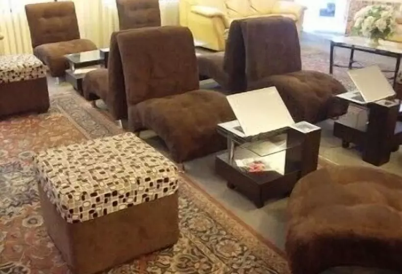 Fotos del hotel L Baron Jockey Plaza Mall:  21