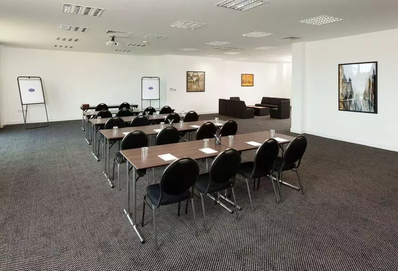 Fotos del hotel Hampton By Hilton Luton Airport:  25