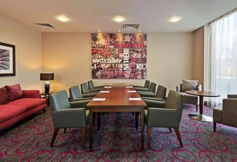 Fotos del hotel Hampton By Hilton Luton Airport:  13
