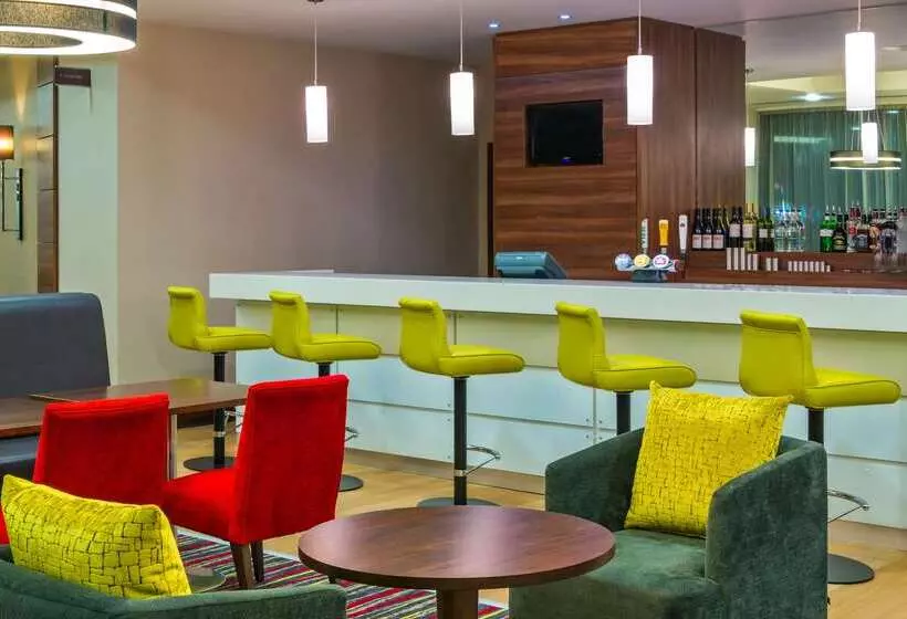 Fotos del hotel Hampton By Hilton Luton Airport:  16