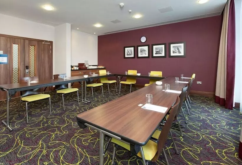 Fotos del hotel Hampton By Hilton Luton Airport:  17