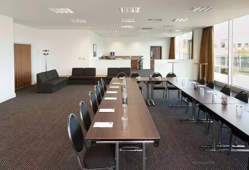 Fotos del hotel Hampton By Hilton Luton Airport:  20