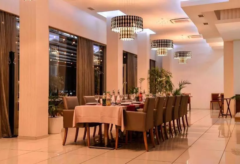 Fotos del hotel Riviera:  2