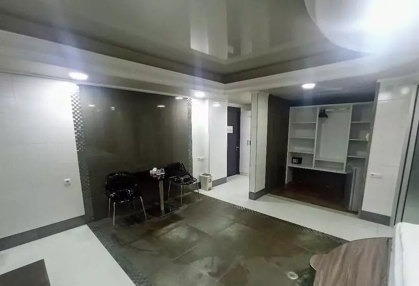 Fotos del hotel Yerevan Deluxe:  3