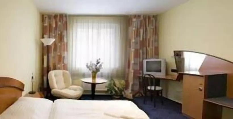 Fotos del hotel Savoy:  2