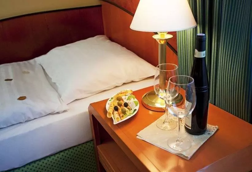 Fotos del hotel Savoy:  15