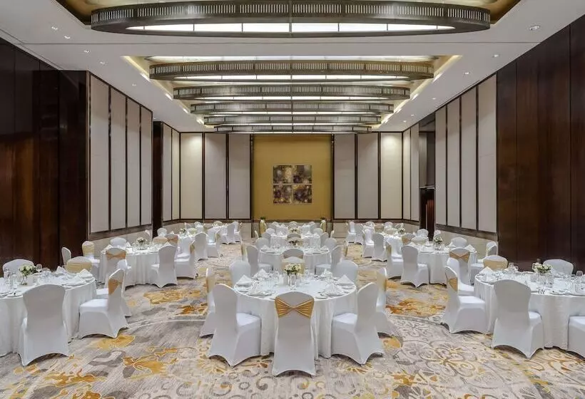 Fotos del hotel Swissotel Al Ghurair:  66