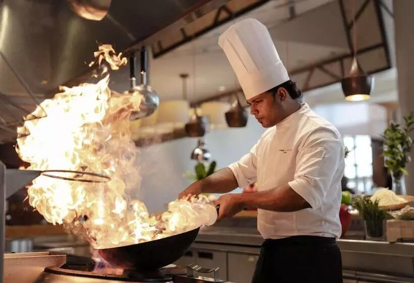 Fotos del hotel Swissotel Al Ghurair:  81