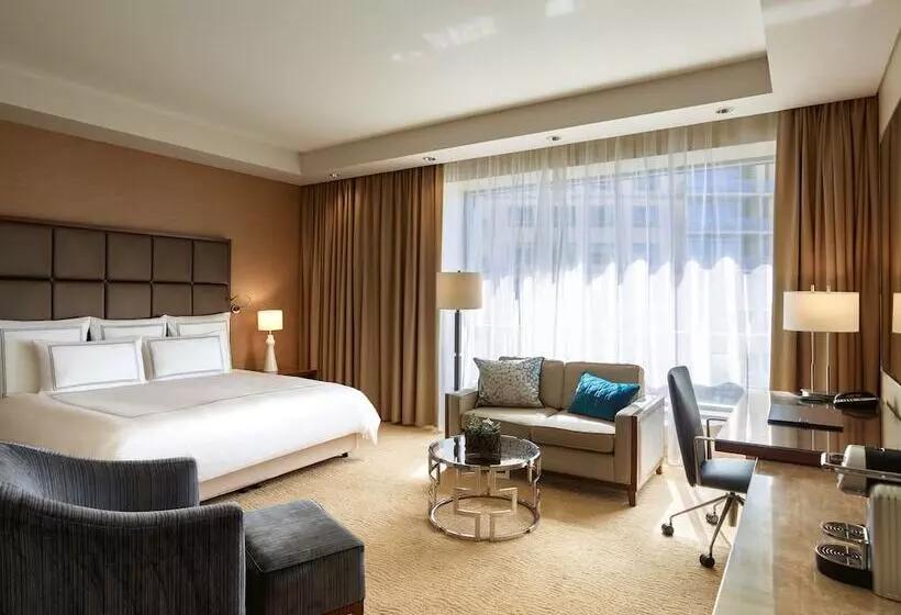 Fotos del hotel Swissotel Al Ghurair:  2