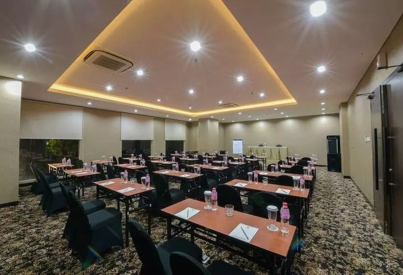 Fotos del hotel Royal Singosari Cendana:  6