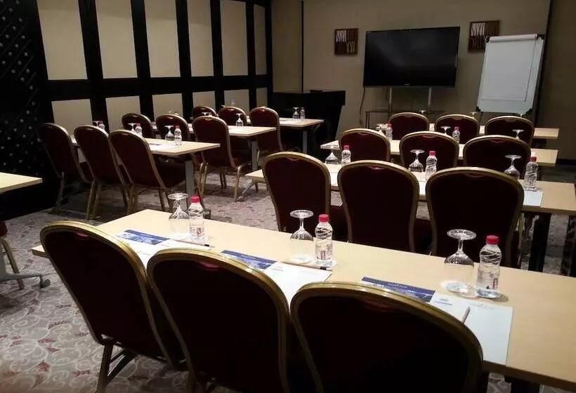 Fotos del hotel Golden Tulip  Al Jubail:  23