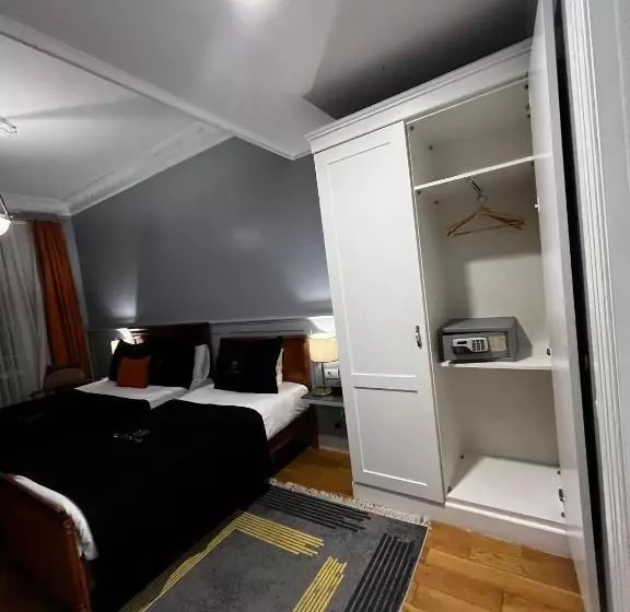 Walton S Taksim Pera