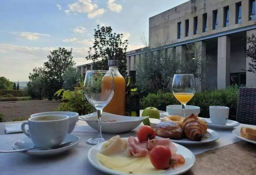 Fotos del hotel Hostatgeria De Poblet:  11