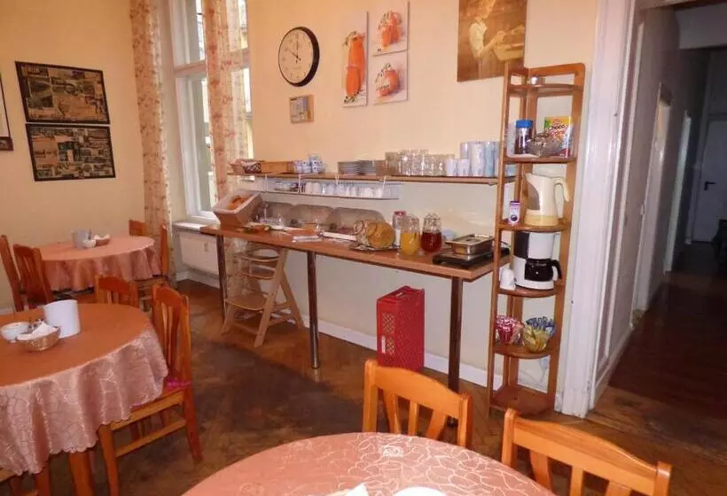 Fotos del hotel Pension Bernstein Am Kurfürstendamm:  4