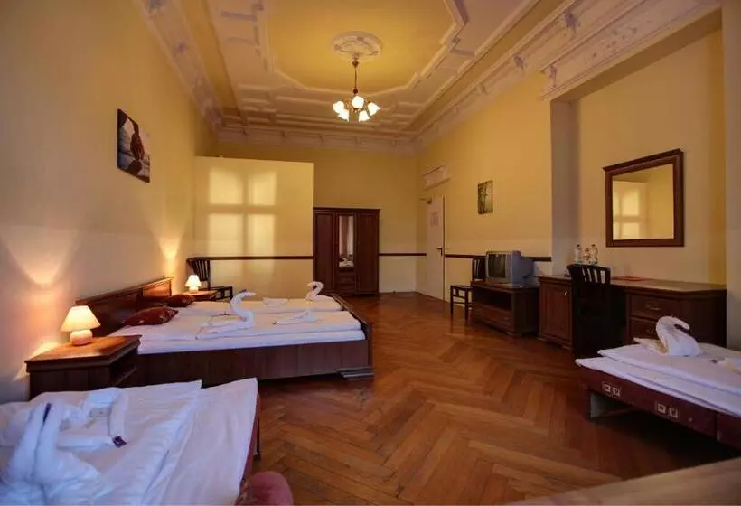 Pension Bernstein Am Kurfürstendamm