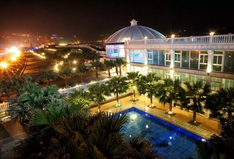 Fotos del hotel White House Beach Hotspring Resort:  14