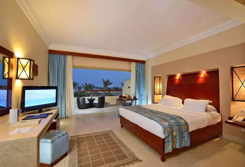 Coral Sea Holiday Resort And Aqua Park