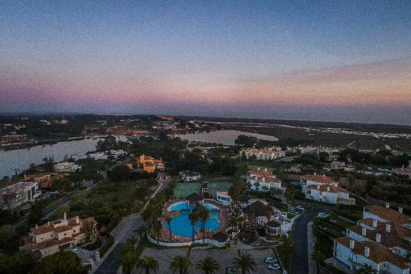 Fotos del hotel Encosta Do Lago:  24