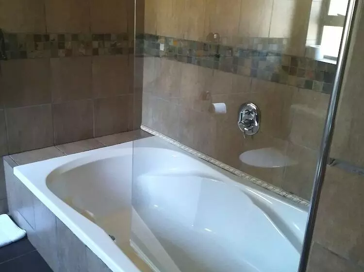 Fotos del hotel 24 Onvrey 3 Star Guest House:  17