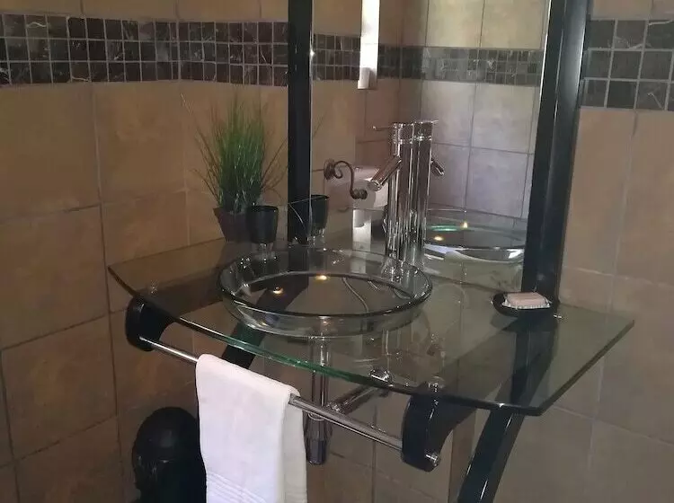 Fotos del hotel 24 Onvrey 3 Star Guest House:  23