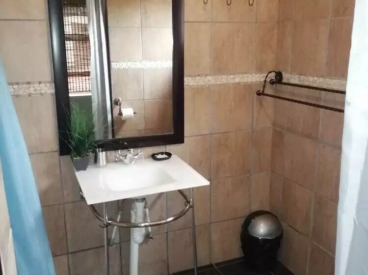 Fotos del hotel 24 Onvrey 3 Star Guest House:  22