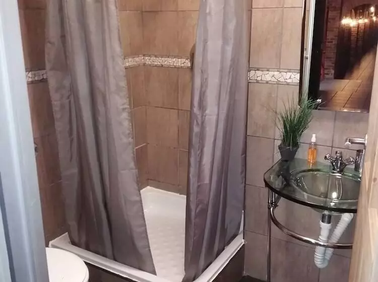 Fotos del hotel 24 Onvrey 3 Star Guest House:  25