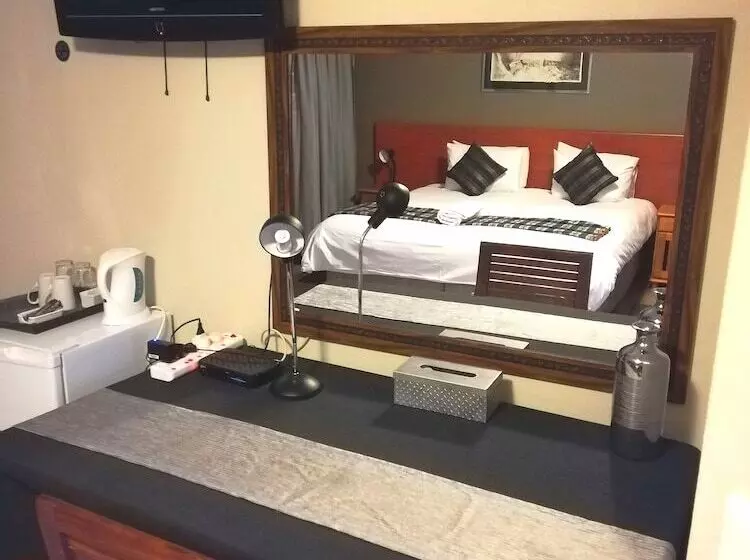 Fotos del hotel 24 Onvrey 3 Star Guest House:  11