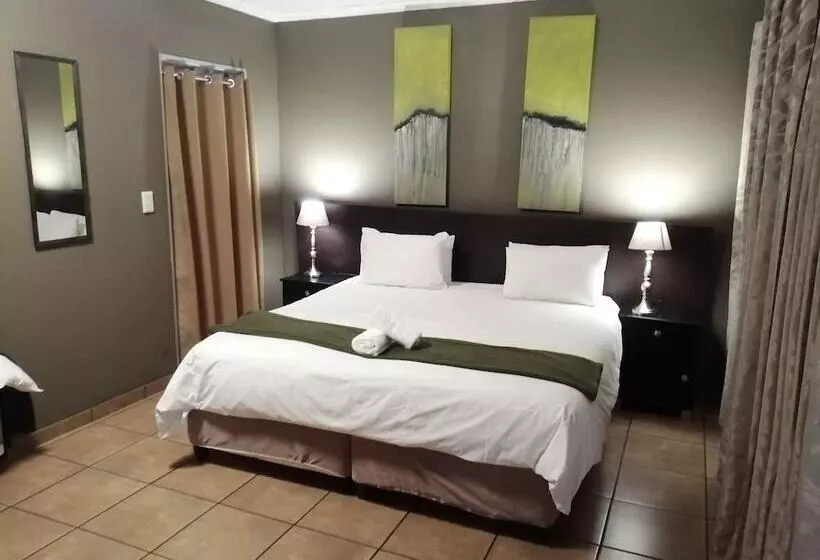 24 Onvrey 3 Star Guest House