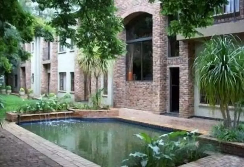 Fotos del hotel 24 Onvrey 3 Star Guest House:  2